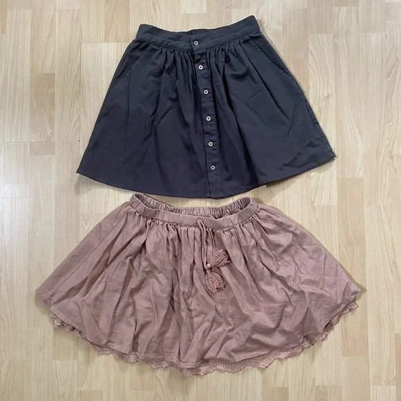 Rylee + Cru BUNDLE: 2 dresses (xs) + 2 skirts (s) - Picture 6 of 9